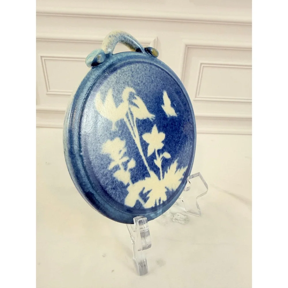 VTG Stoneware Blue White Floral Bun Warmer Engraved Message Signed 4 3/4in